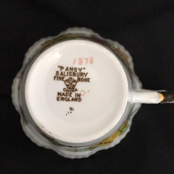 Vintage Salisbury Bone China Teacup and Saucer Pansy Pattern - Picture 6 of 9
